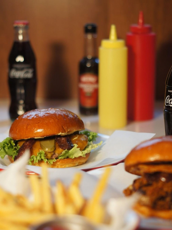 Todos os hambúrgueres — à excepção dos vegan, por razões óbvias — são feitos com carne orgânica