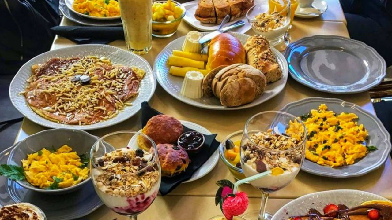 Panquecas, sushi e ovos mexidos. 13 novos brunches para experimentar já este fim de semana