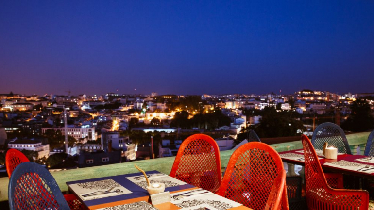 6 sítios surpreendentes para ver o pôr do sol em Lisboa