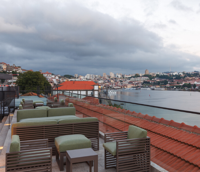 Neya. Novo hotel de luxo do Porto fica num antigo convento, tem um bar no rooftop e abre em plena pandemia