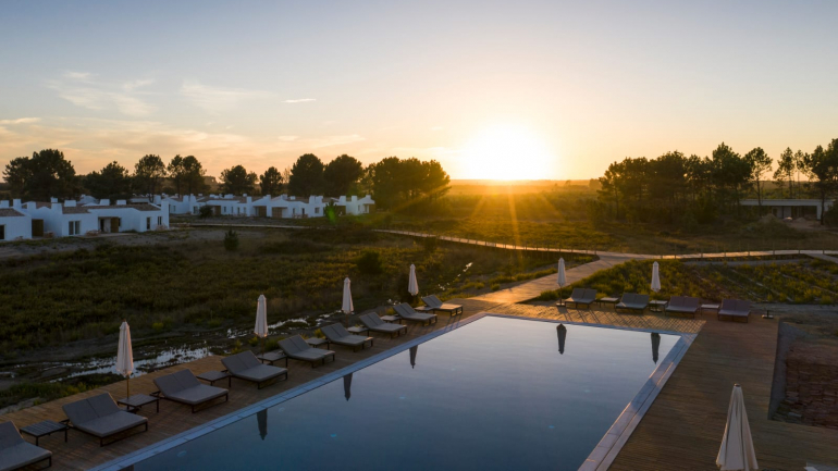 É assim o Craveiral Farmhouse: um turismo rural de sonho