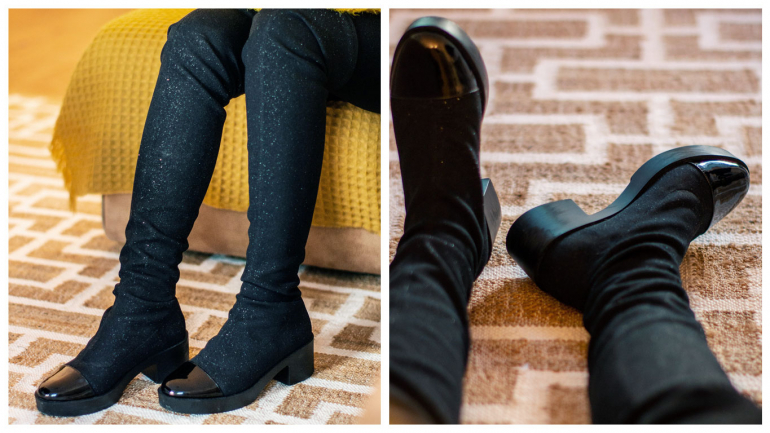 Estas botas pretas têm vários brilhantes e o tacão é quadrado