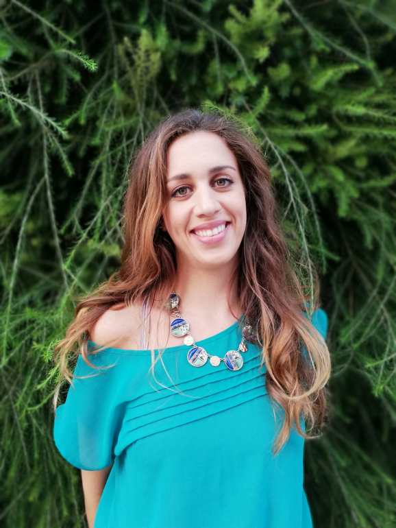 Joana Koupranoff, 34 anos, é formada em naturopatia, tem o mestrado em Nutrição Clínica e é autora do blogue 'With You We Change'