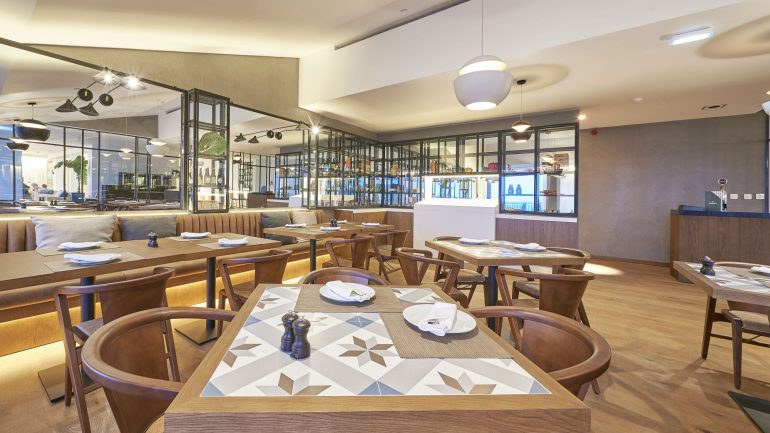 O The Gatropub é o novo conceito gastronómico do hotel, que pretende replicar o ambiente vivido numa cervejaria portuguesa (mas com um toque moderno).