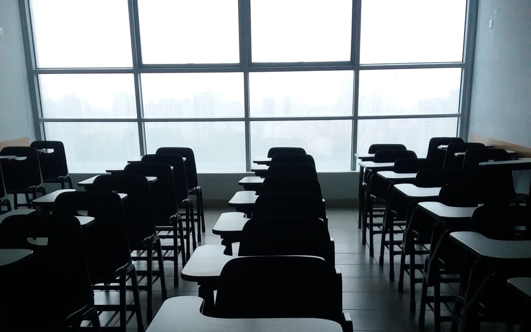 Zero graus e as janelas abertas. Como é um inverno de pandemia nas escolas das zonas mais frias do país?