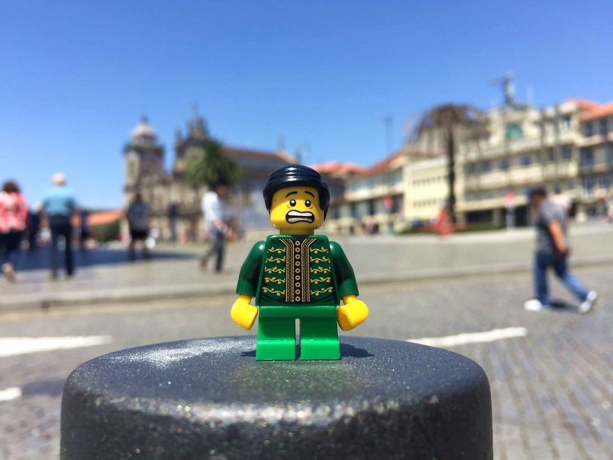 Este mini LEGO turista diz-lhe o que visitar na cidade do Porto