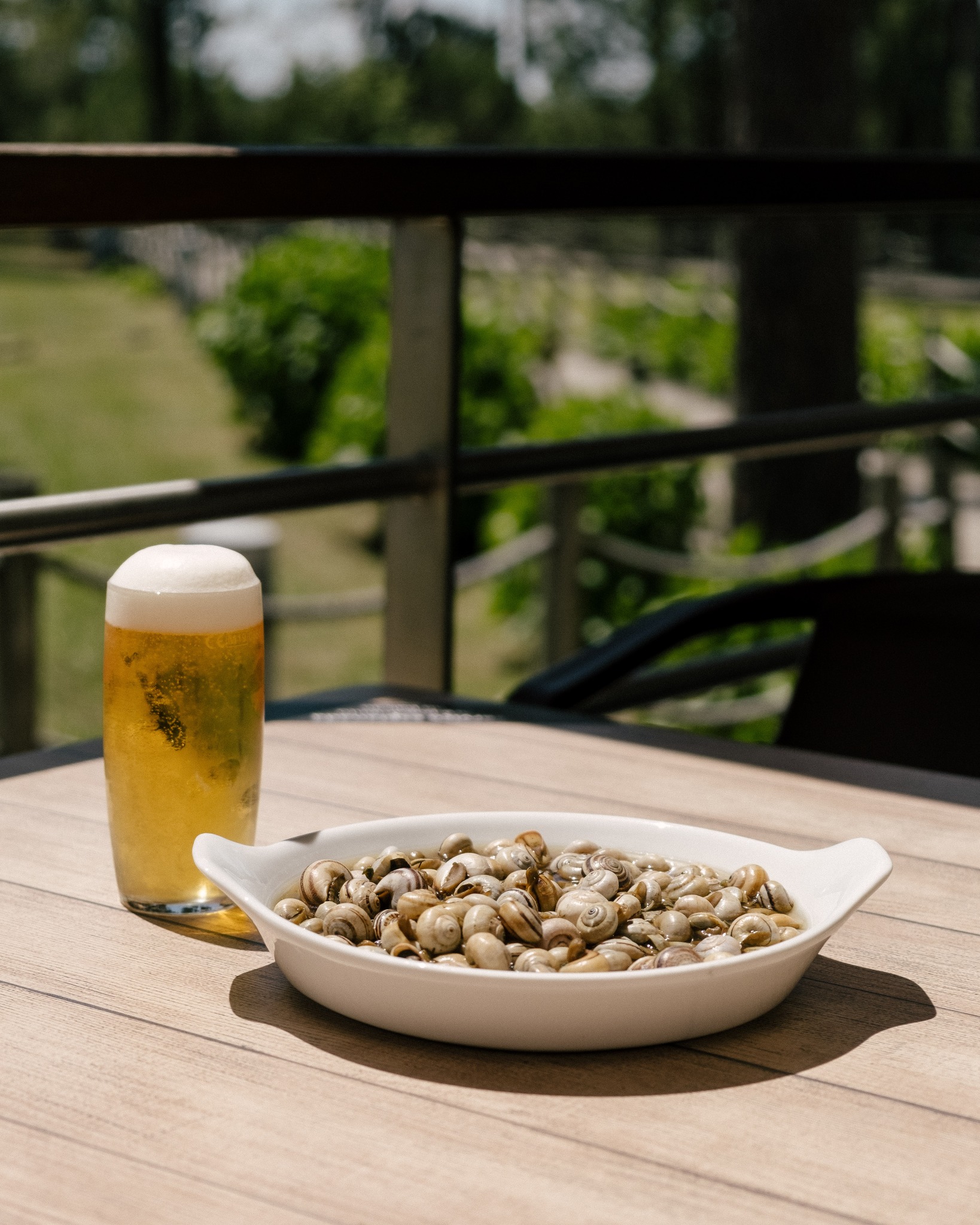 Está aberta a época dos caracóis. 5 sítios para uma pratada com cerveja e pão torrado