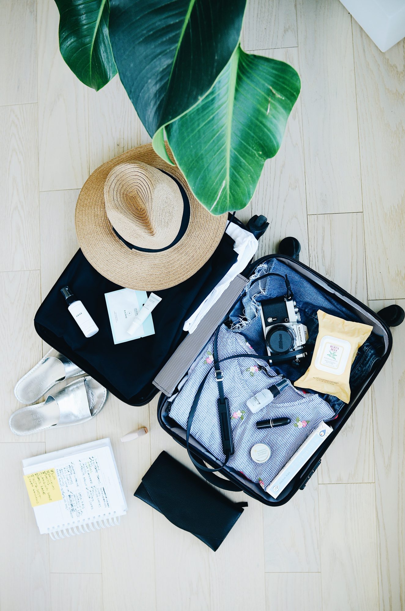 Estamos em março mas não há qualquer problema em continuares sem desfazer a mala da viagem que fizemos em agosto