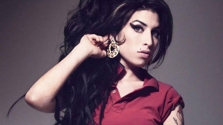 8 momentos marcantes da vida de Amy Winehouse