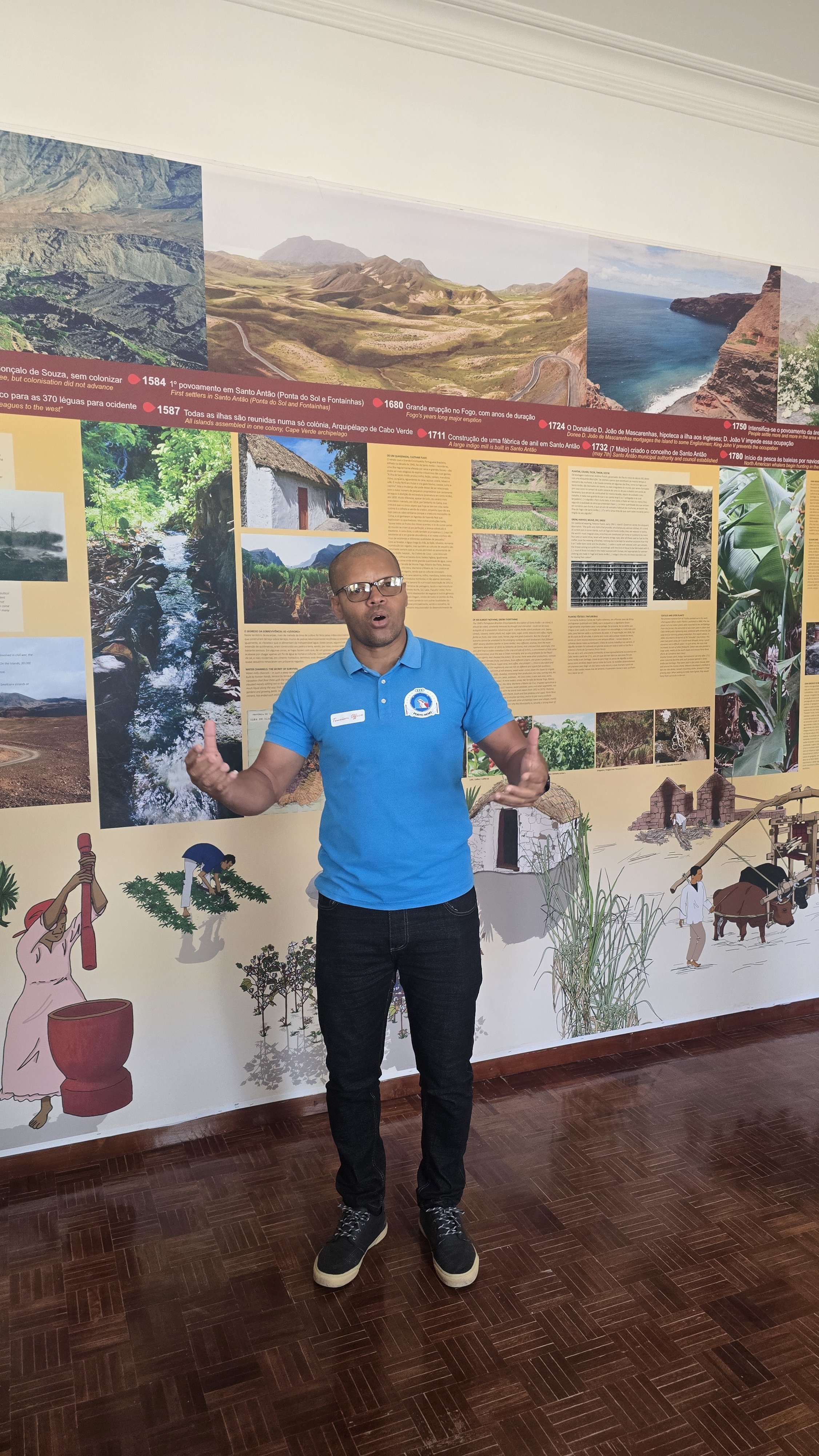 Posto de Turismo e o Centro de Informação e Interpretação Turística do Porto Novo