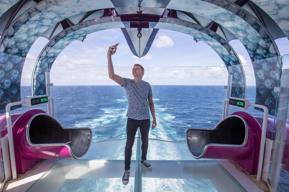 Symphony of the Seas. O maior cruzeiro do mundo tem um Instagrammer profissional só para si