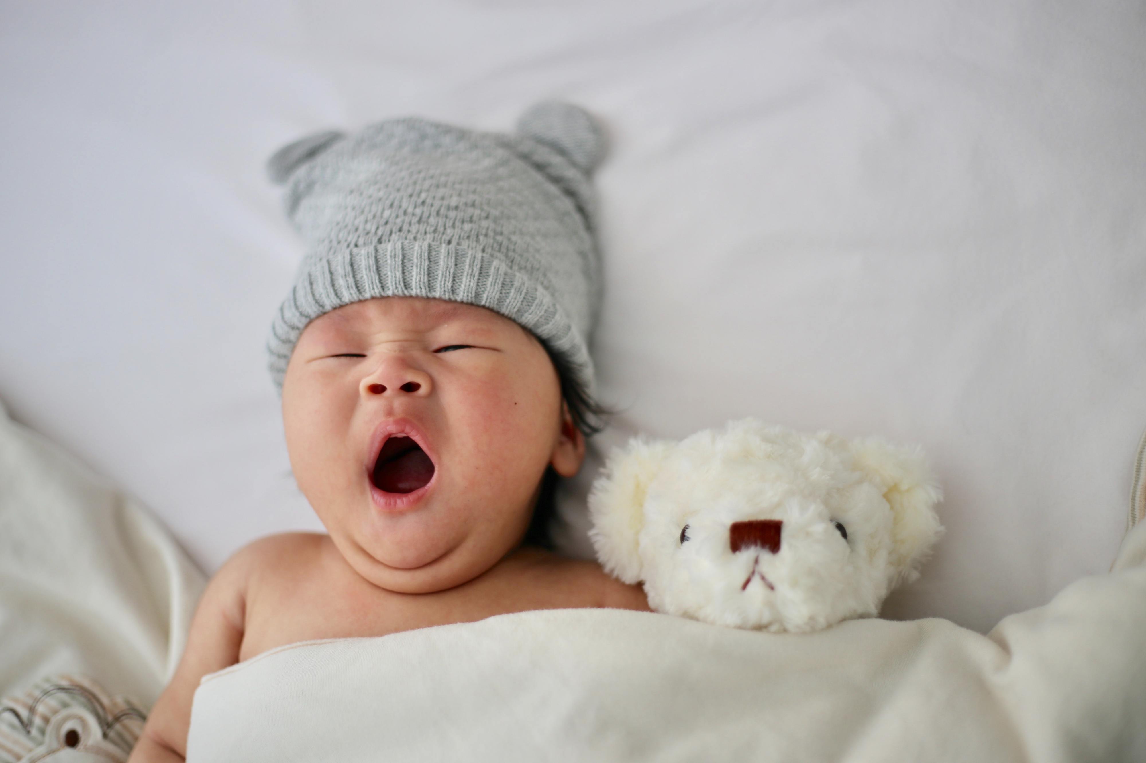 A hora da bruxa. Pediatra explica as causas daquele momento ao fim do dia em que os bebés parecem possuídos
