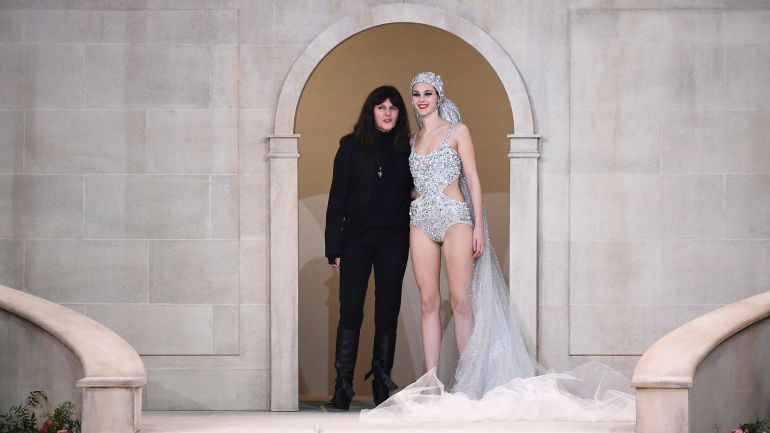 Virginie Viard encerrou o desfile de moda da Chanel em Paris, em janeiro