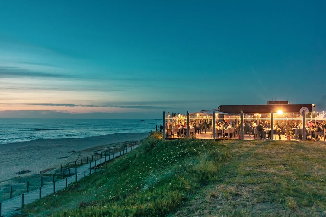 6 beach clubs imperdíveis de norte a sul do País para se despedir do verão à grande