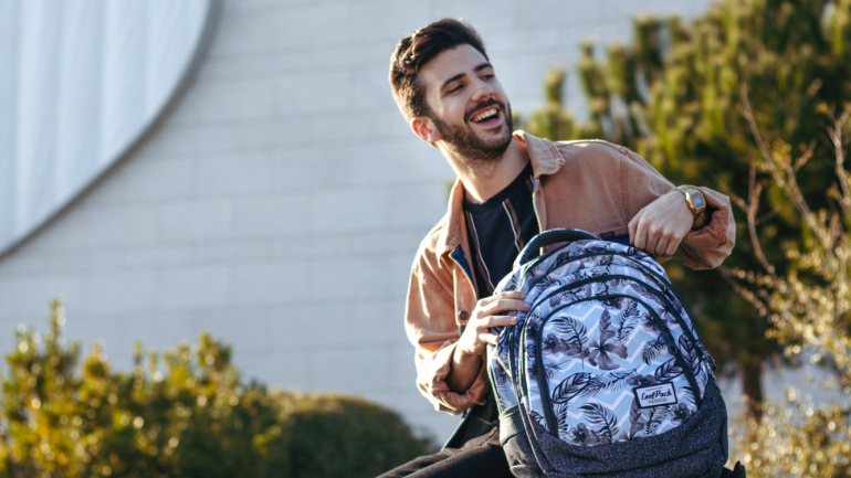 João Jonas é a nova cara da marca de material escolar CoolPack