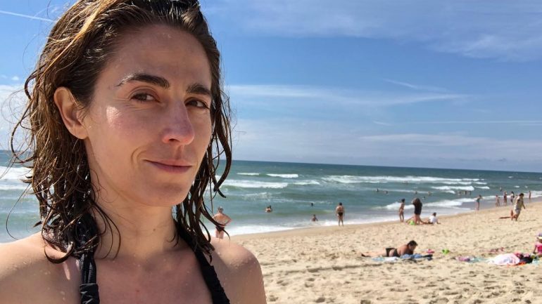 Raquel Costa vai todos os anos para a praia do Furadouro, em Ovar