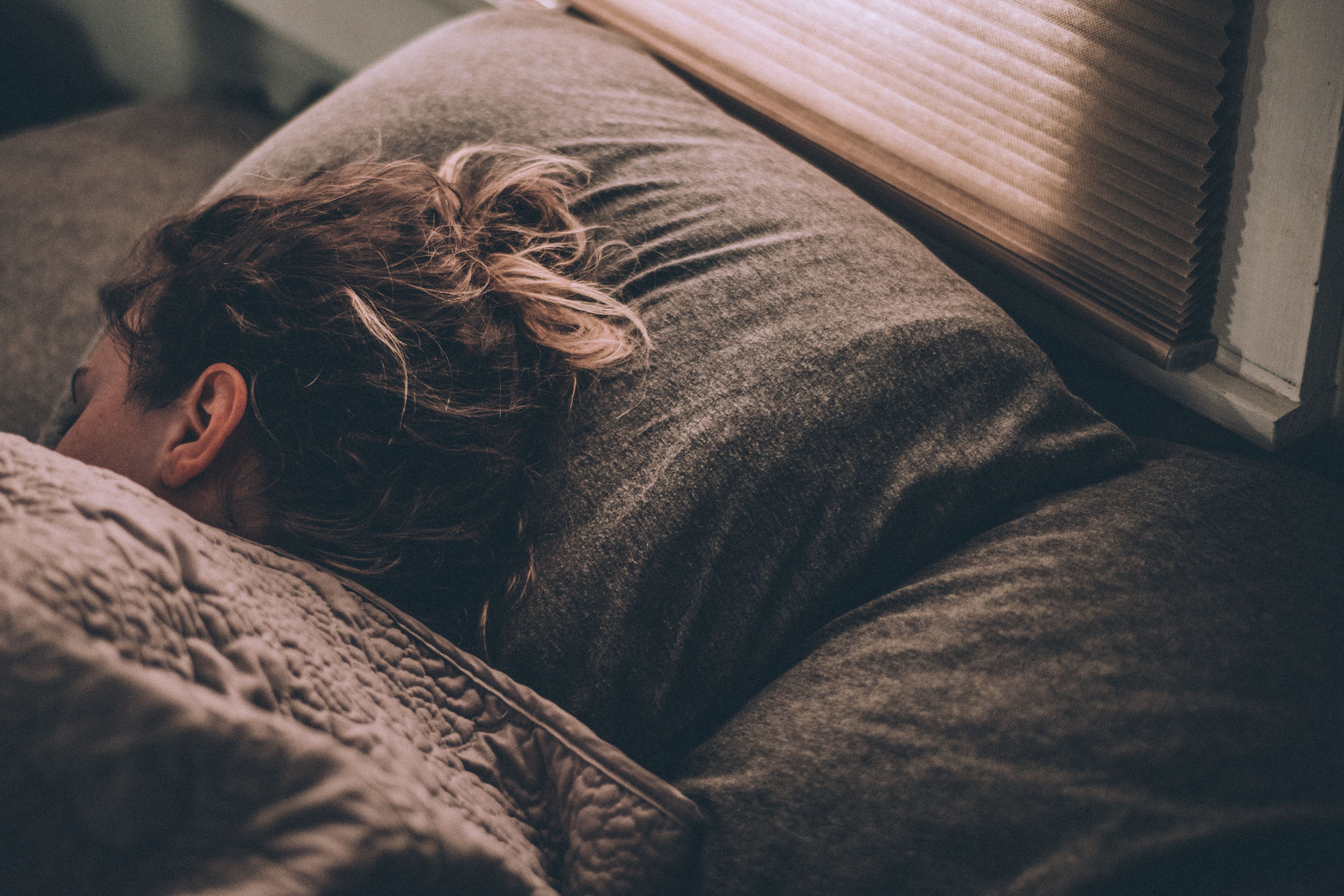 Quer ser mais produtivo, mas o sono é mais forte? Temos 8 dicas para dormir melhor