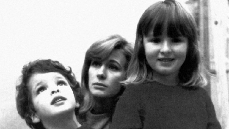 Com os dois filhos, Filipe e Sofia, em 1967
