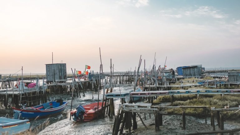 Um fim de semana só com amor e uma cabana. Sim, isto existe mesmo (e bem perto)