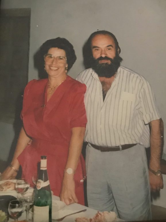 As fotos a dois só apareceram mais tarde. No dia do casamento só estavam presentes Leonor, Zé e o padre