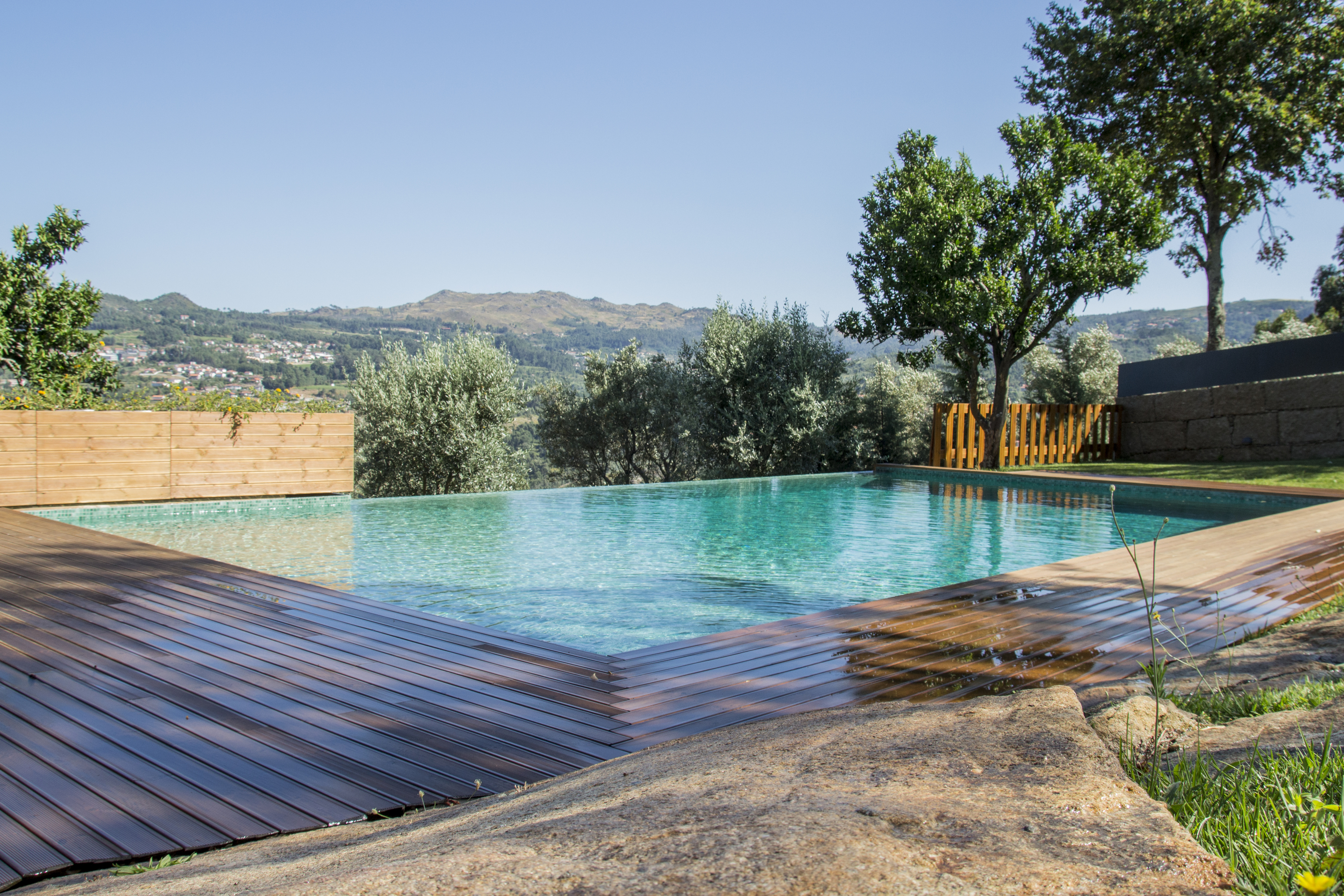 Aldeia da Margarida. O melhor da região norte está neste novo alojamento com piscina infinita
