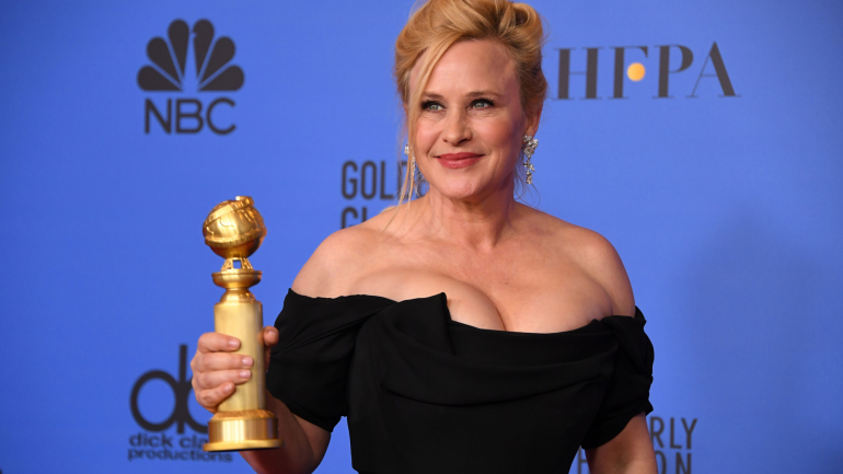 Patricia Arquette com o seu Globo de Ouro 