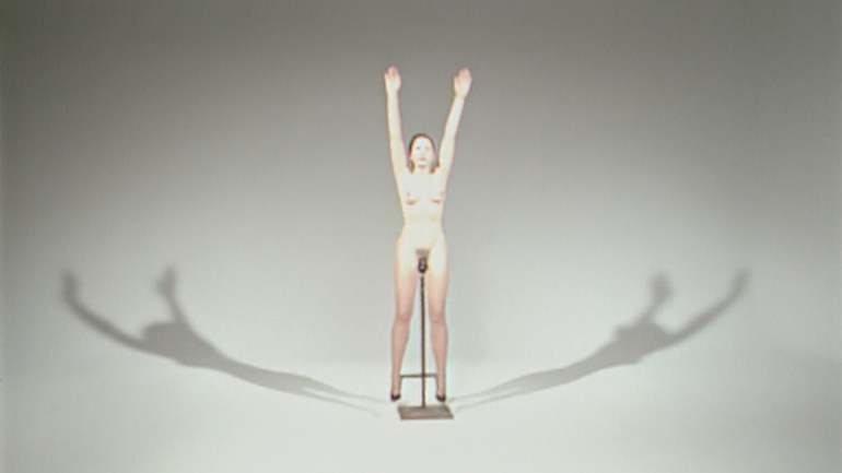 Marina Abramovic em “Spirit House”