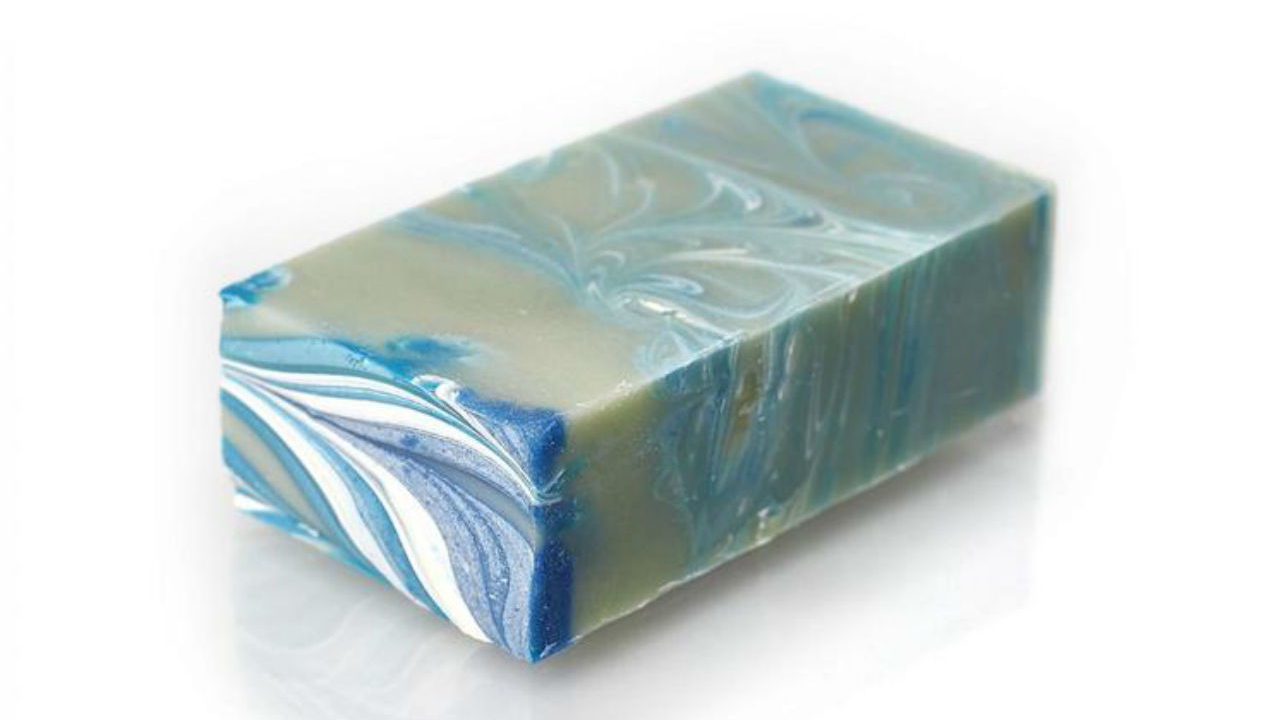Sabão azul e branco