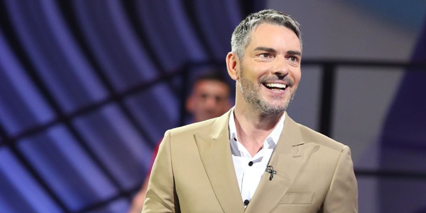 Cláudio Ramos ignora críticas sobre gala de domingo