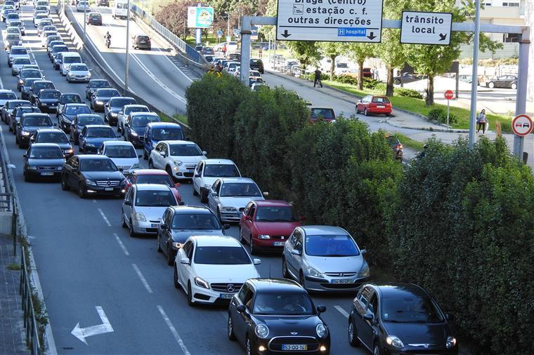 Decisão tomada: proibido viajar para fora do concelho entre 1 e 3 de maio