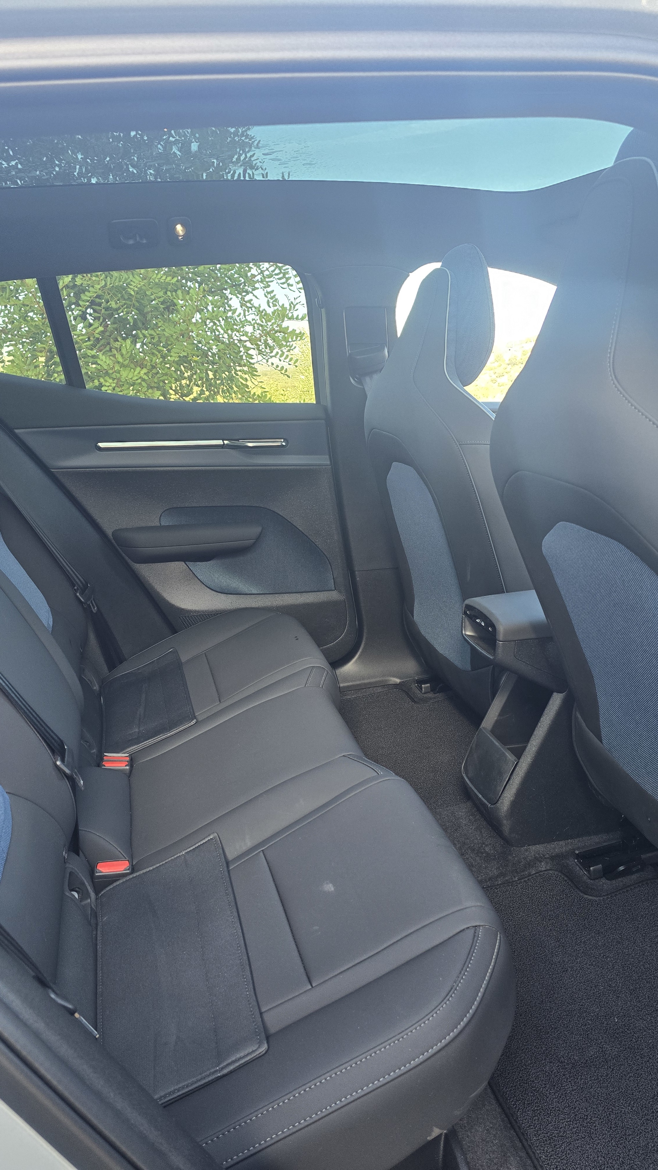 VOLVO EX30 CROSS COUNTRY VOLVO EX30 CROSS COUNTRY