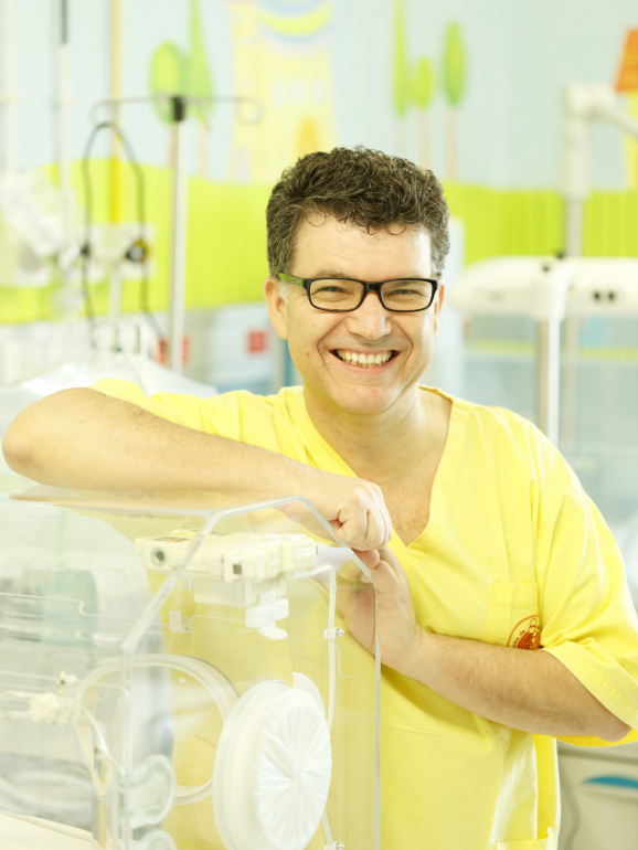 Fernando Cirurgião, ginecologista e obstetra na Clínica de Santo António