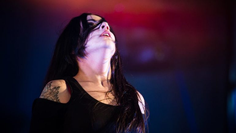 Inês Freitas é a vocalista de Burn Damage, a banda de Death Metal portuguesa que está no ativo desde 2008