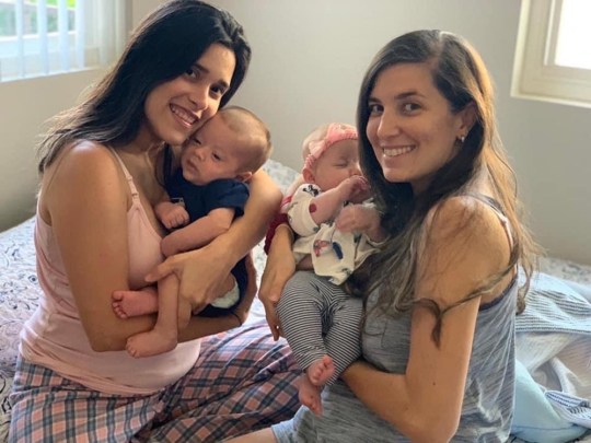 Usaram kits de inseminação artificial em casa e engravidaram à primeira tentativa