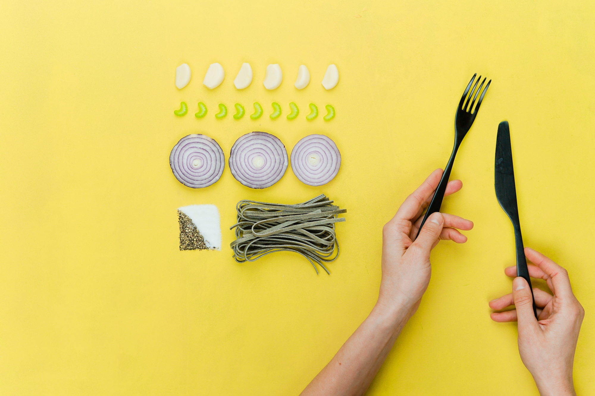 Dieta da maçã, leite, ananás. Porque é uma péssima ideia seguir estes planos alimentares