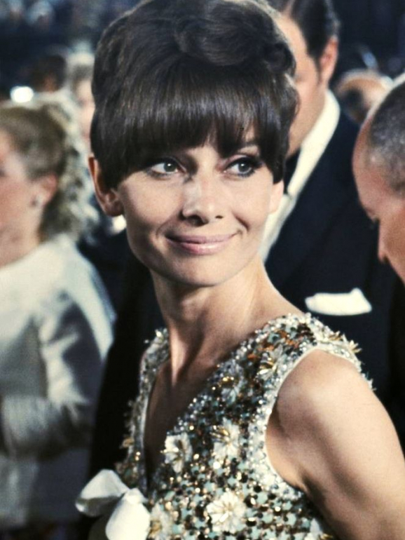 Audrey Hepburn usou um vestido da Givenchy