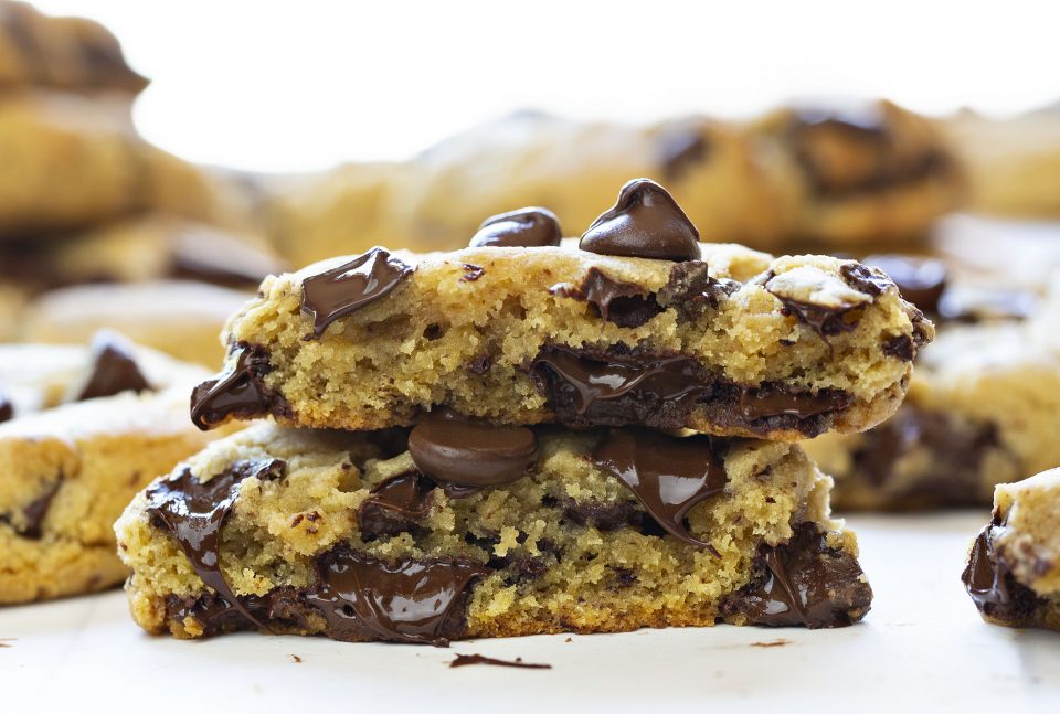 3 receitas de bolachas de chocolate fáceis, saborosas, e ideais para fazer (e comer) com as crianças