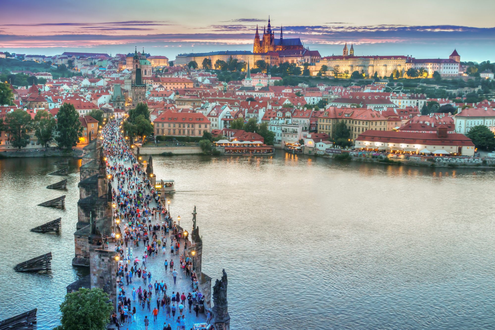 Qual é a cidade com mais sol da Europa? E com o wi-fi mais rápido?