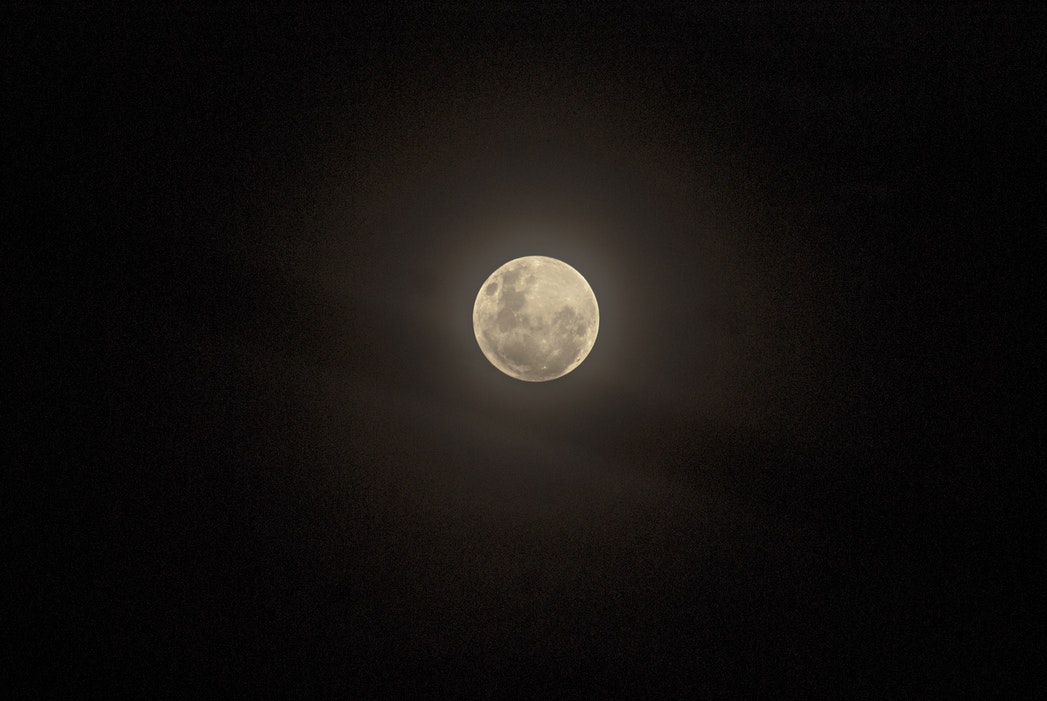 Lua Nova em Balança. O fenómeno que encaminha a nossa alma para a busca do equilíbrio