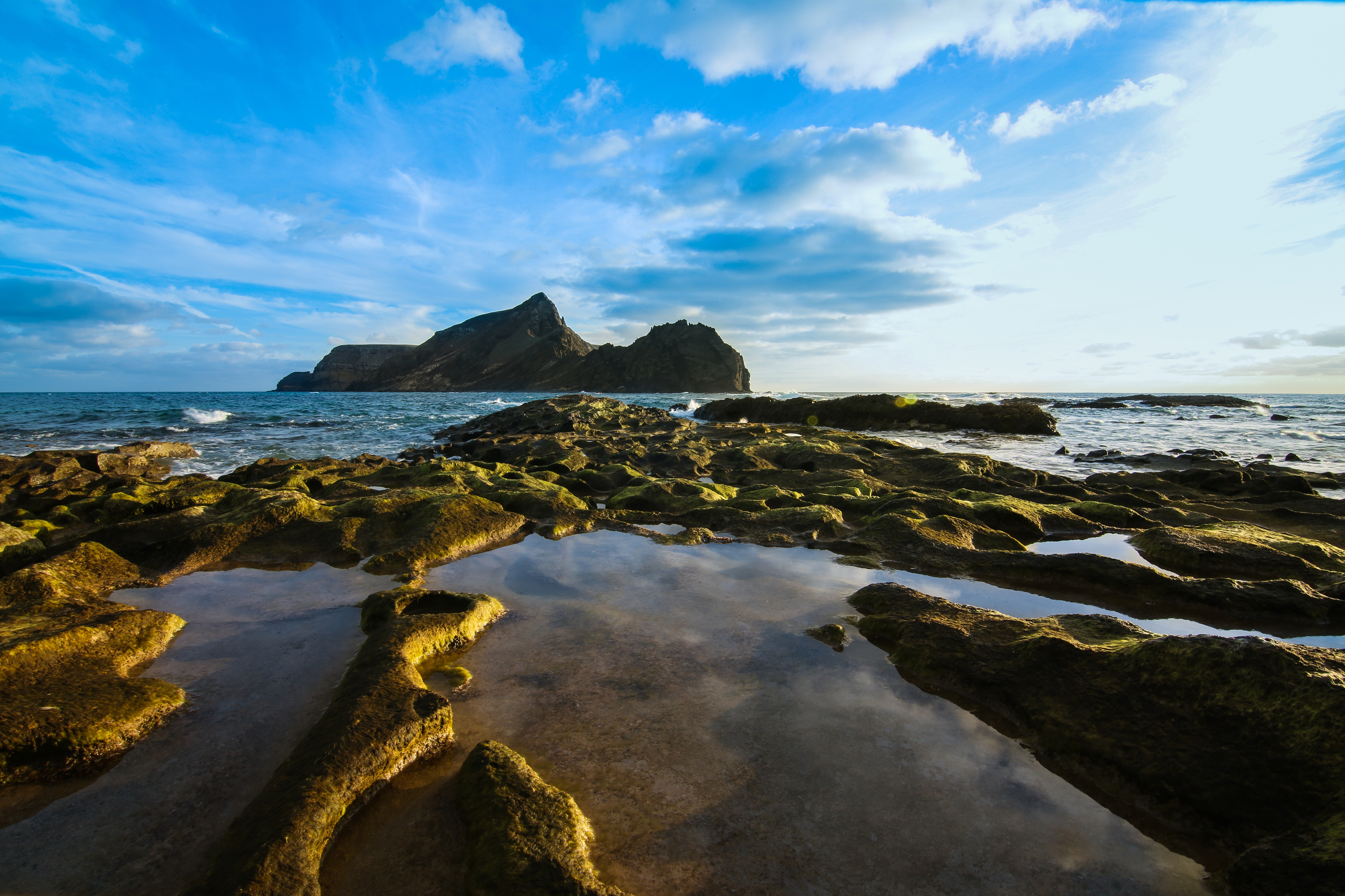 Vá do Porto ao Porto Santo por menos de 20€ e conheça os segredos da ilha dourada