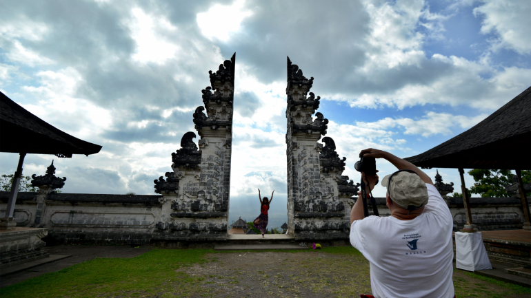 O templo em Bali não tem água à volta
