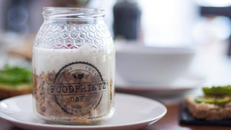 Granola in a 'jar' (5,50€)