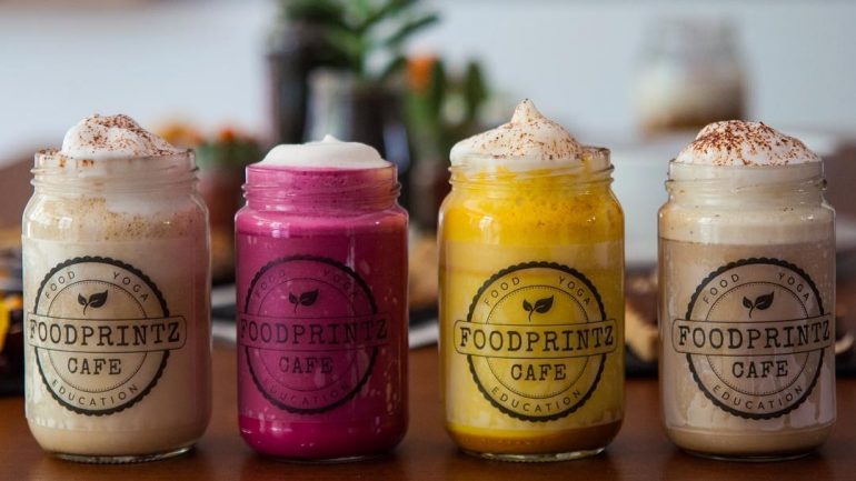 Para beber há sumos de fruta da época, smoothies e chás
