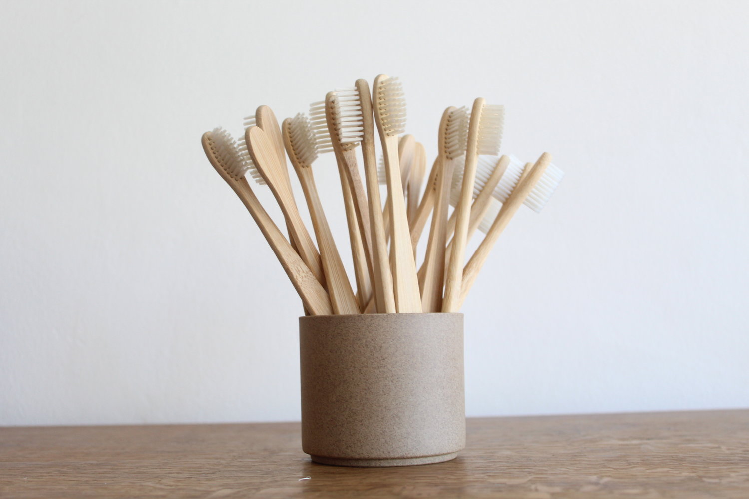 5 alternativas eco-friendly para o ajudar a reduzir o uso do plástico