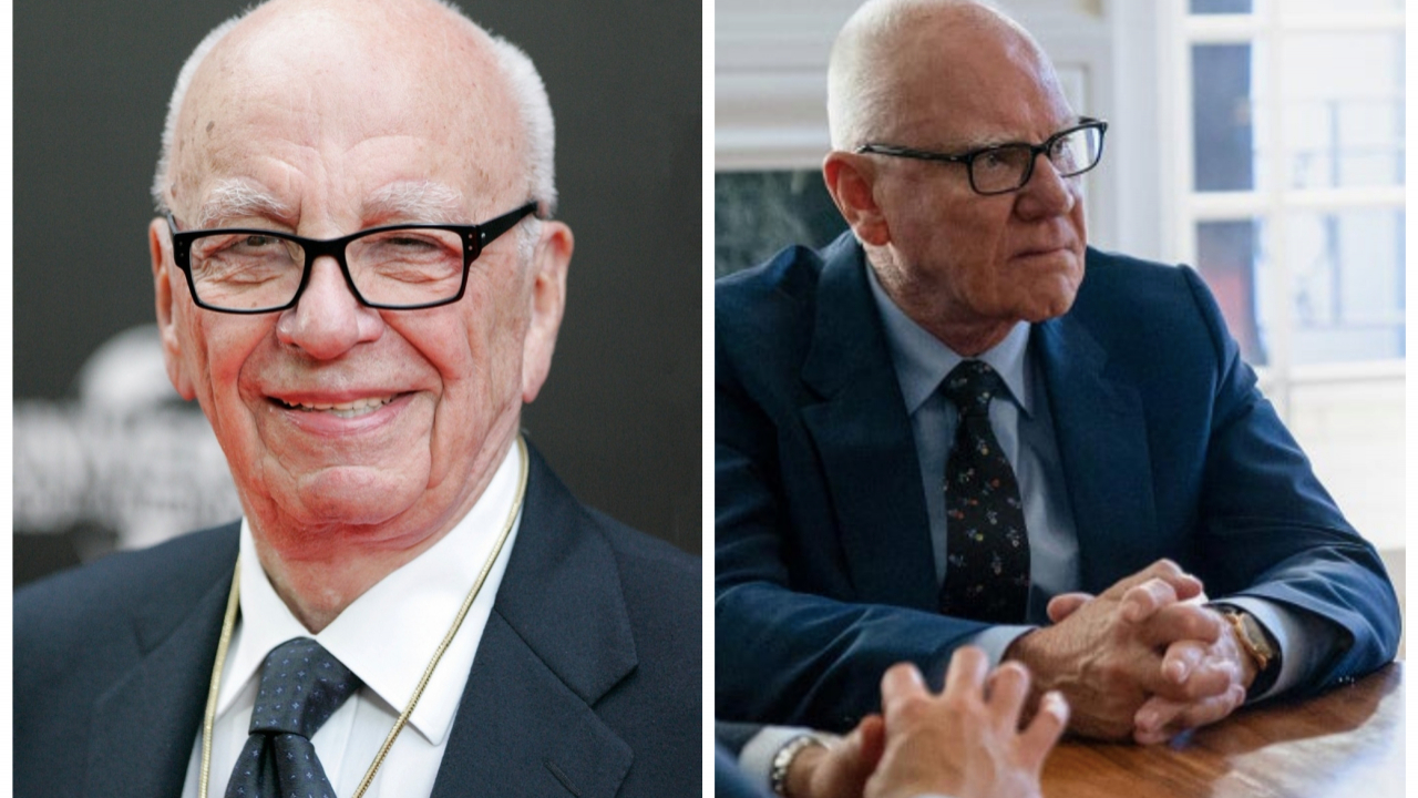 Rupert Murdoch à essquerdaa; Malcolm McDowell à direita