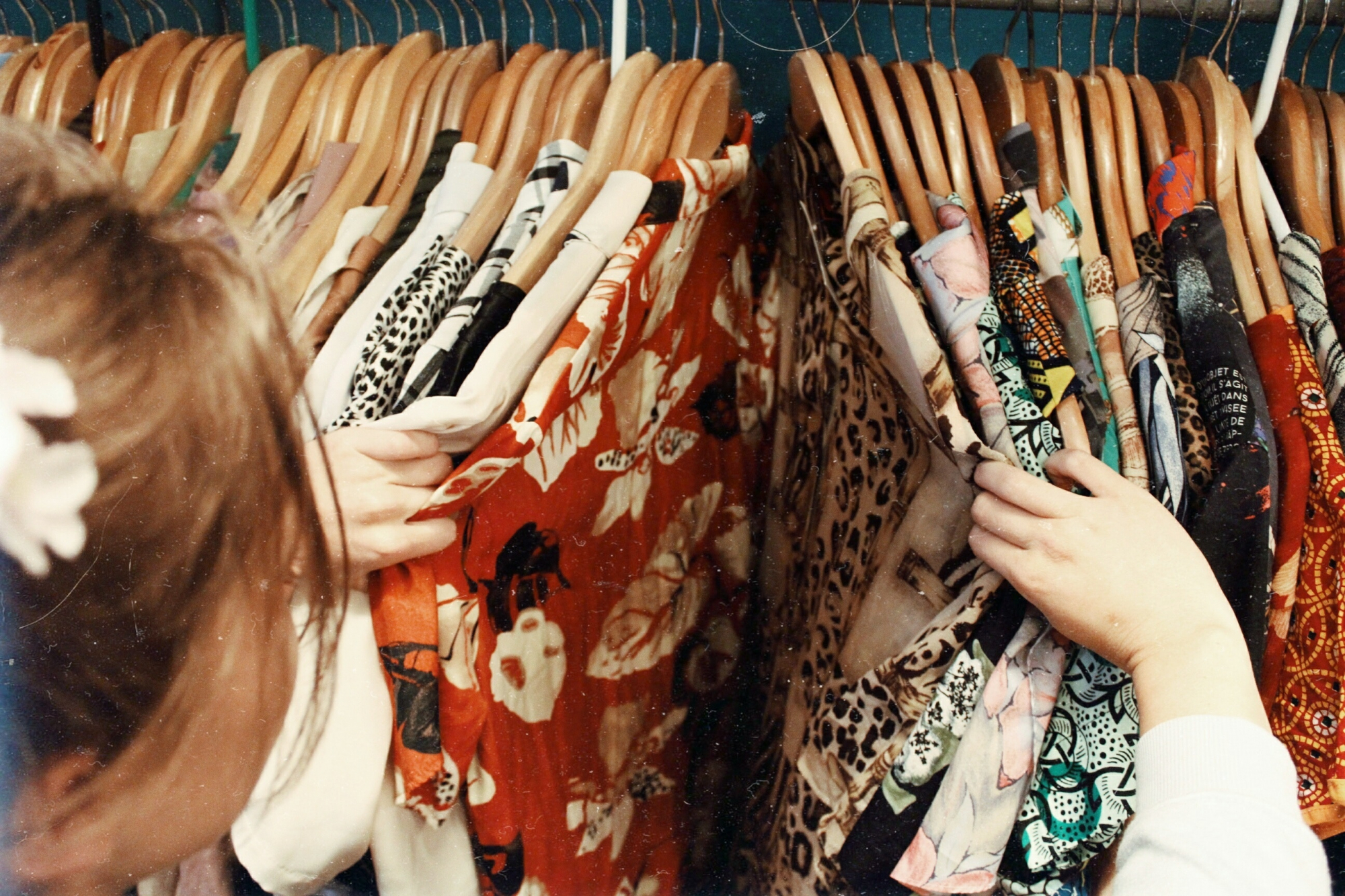 Não ponha a sua roupa no lixo. 11 formas de ser sustentável com os textêis