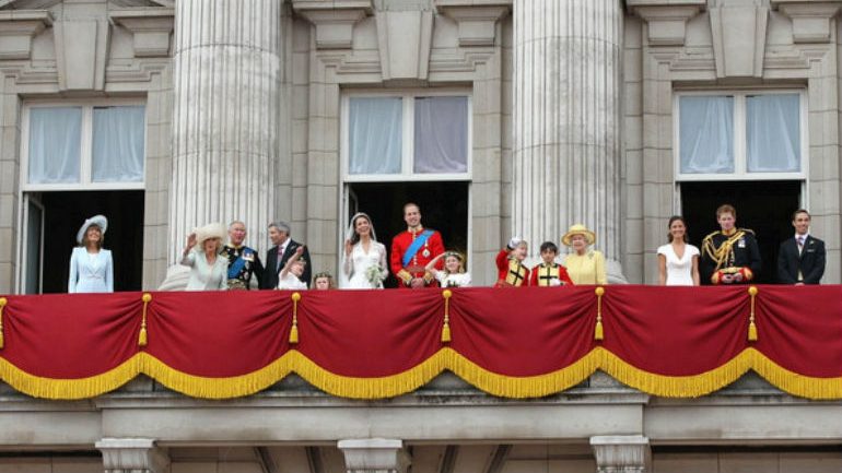 O momento de aceno na varanda no dia de casamento de William e Kate não se vai repetir com Harry e Meghan