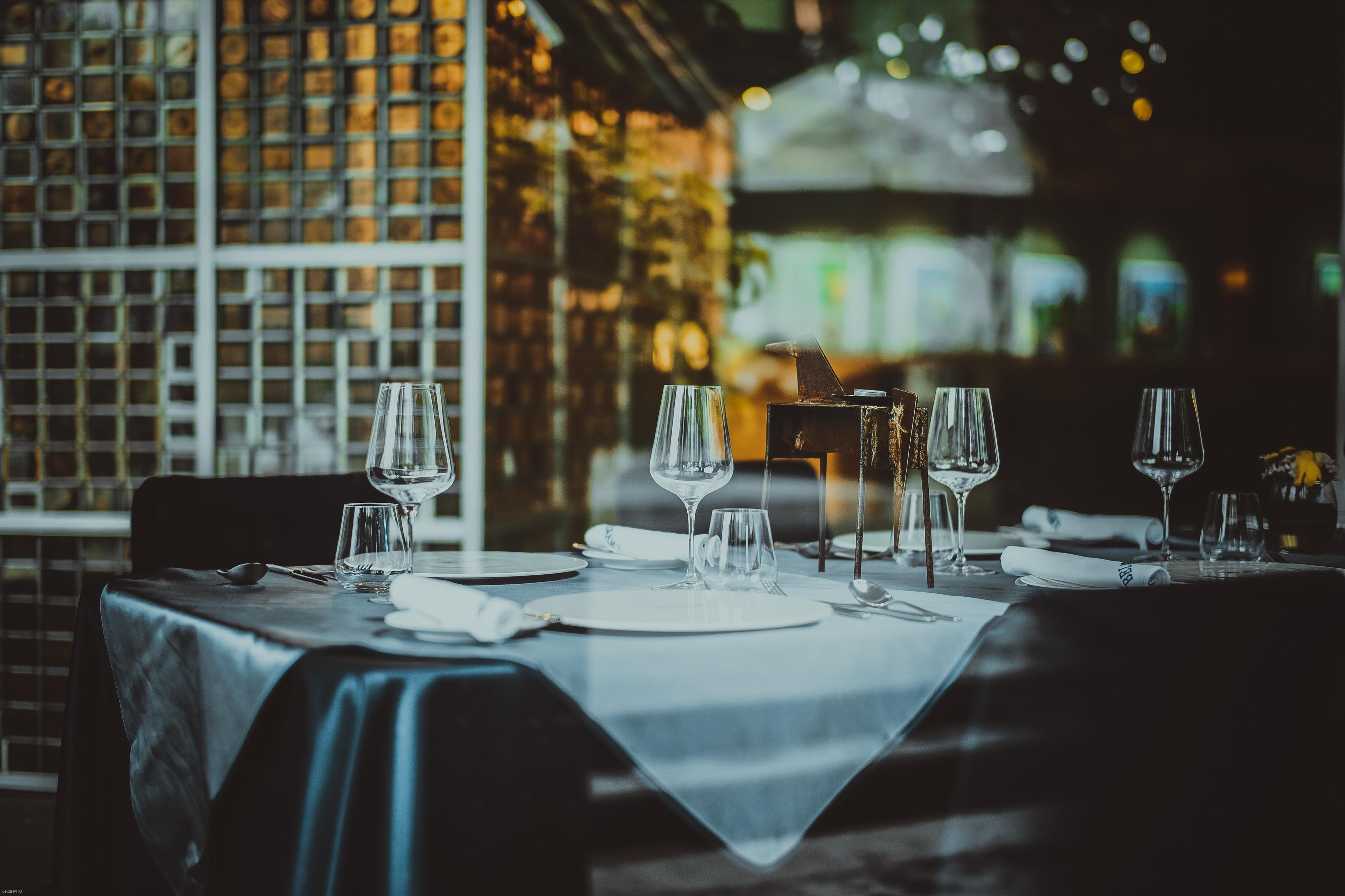 Confinamento deve começar na quarta-feira. Restaurantes e comércio de portas fechadas