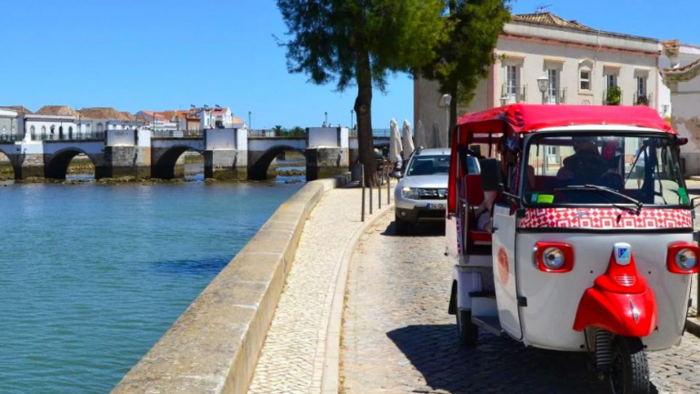 A Tuk Tuk Tavira existe desde 2014