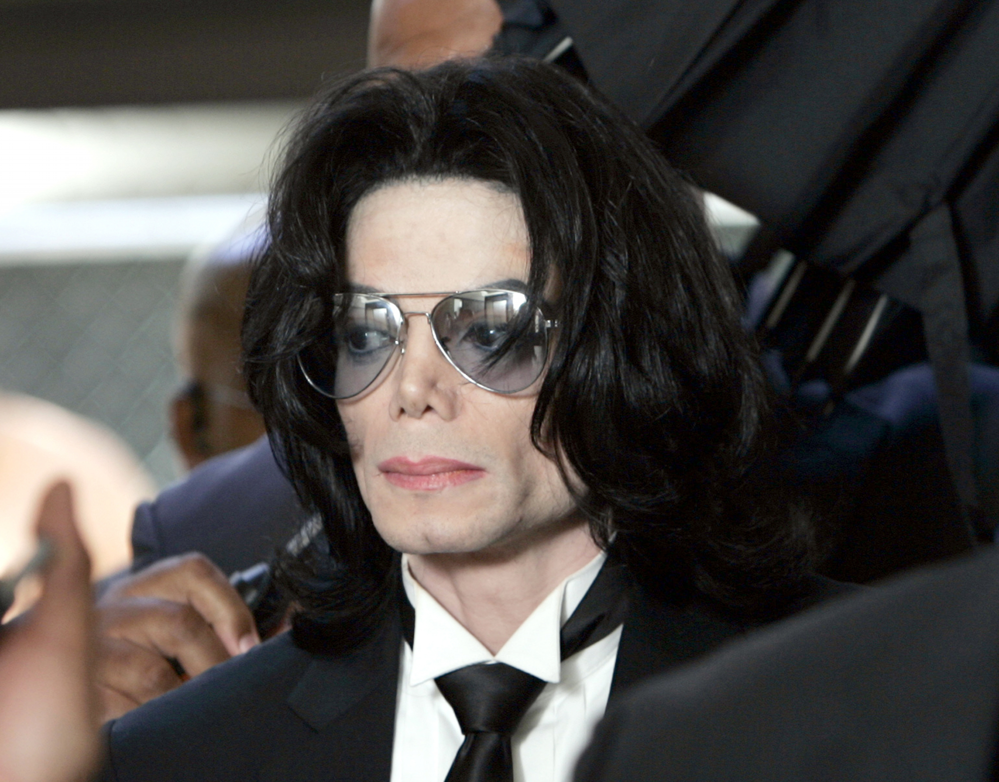 Rádios de todo o mundo banem música de Michael Jackson